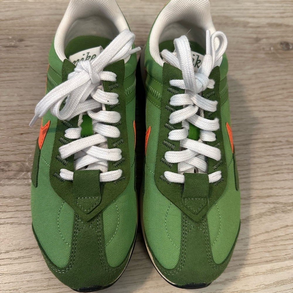 Nike Sneakers Pre-Day Chlorophyll size men’s 5 or women’s 6.5 - Picture 4 of 7